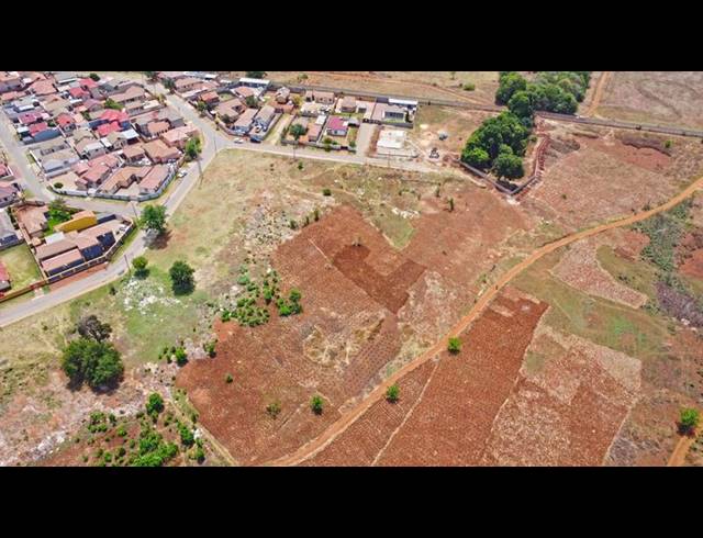 LAND FOR SALE IN CLAYVILLE